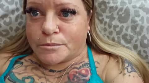 Snapshot of bigblueeyesmomma chatting on 5, 1, 2025 Tiffany online show from 5, 1, 2025