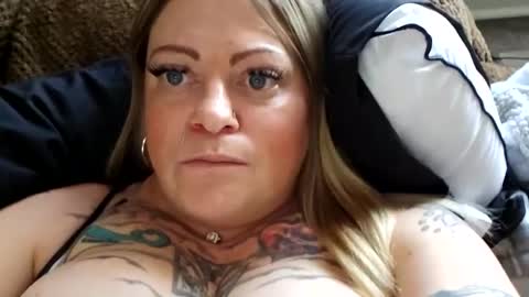 Snapshot of bigblueeyesmomma chatting on 12, 3, 2025 Tiffany online show from 12, 3, 2025