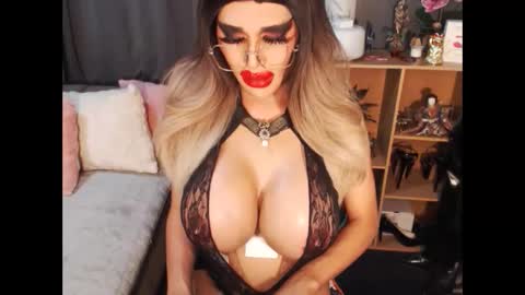 Loraine Cruz online show from 16, 9, 2025