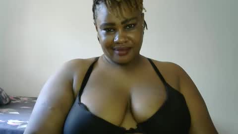 Snapshot of bigboobies_bum chatting on 6, 1, 2026 bigboobies_bum online show from 6, 1, 2026