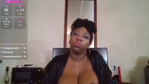 Snapshot of bigboobs_bouncin chatting on 17, 12, 2024 Ashley online show from 17, 12, 2024