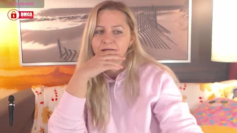 Snapshot of bigboobsarri chatting on 6, 12, 2024 BigBoobsArri online show from 6, 12, 2024