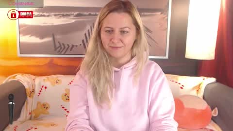 Snapshot of bigboobsarri chatting on 11, 12, 2024 BigBoobsArri online show from 11, 12, 2024