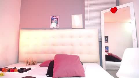 Snapshot of bigbooty_mommy chatting on 7, 12, 2024 Mia online show from 7, 12, 2024