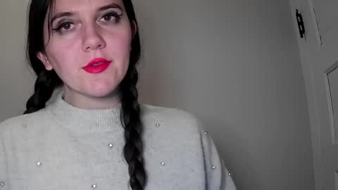 Isabella online show from 30, 1, 2025