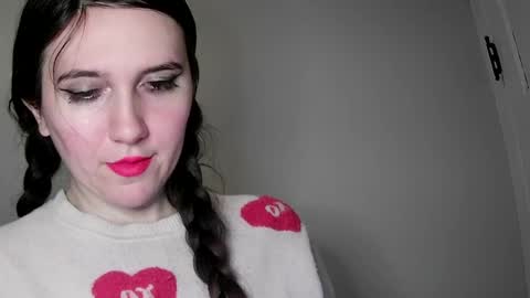 Isabella online show from 5, 2, 2025