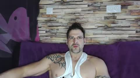 Snapshot of bigboyband chatting on 1, 2, 2025 Bigboyband online show from 1, 2, 2025