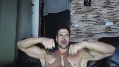 Snapshot of bigboyband chatting on 2, 10, 2025 Bigboyband online show from 2, 10, 2025