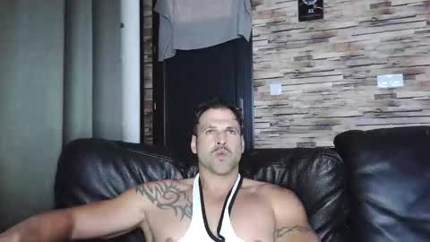 Snapshot of bigboyband chatting on 9, 10, 2025 Bigboyband online show from 9, 10, 2025