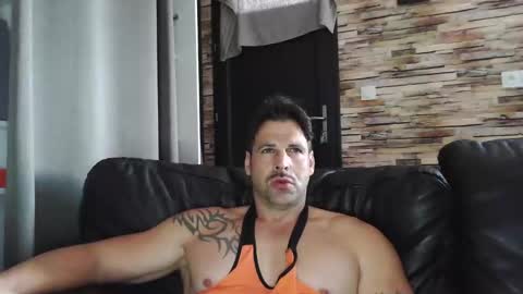 Snapshot of bigboyband chatting on 15, 10, 2025 Bigboyband online show from 15, 10, 2025