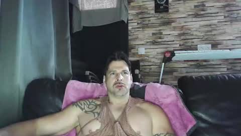 Snapshot of bigboyband chatting on 15, 12, 2025 Bigboyband online show from 15, 12, 2025