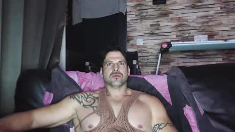 Snapshot of bigboyband chatting on 17, 12, 2025 Bigboyband online show from 17, 12, 2025