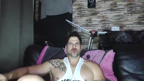 Snapshot of bigboyband chatting on 19, 12, 2025 Bigboyband online show from 19, 12, 2025