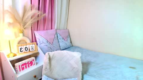 HOLLY online show from 3, 12, 2025