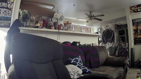 biggerisbetter21 online show from 17, 2, 2025