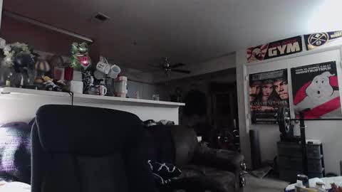 biggerisbetter21 online show from 25, 2, 2026