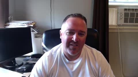 Snapshot of biggy9877 chatting on 2, 10, 2025 biggy9877 online show from 2, 10, 2025