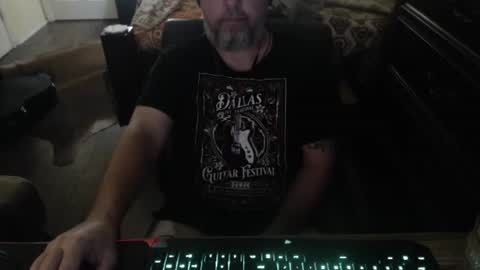 bighugmugg online show from 19, 9, 2025