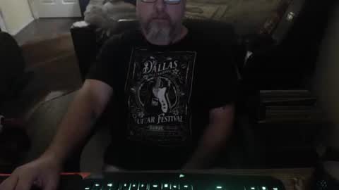bighugmugg online show from 15, 5, 2026