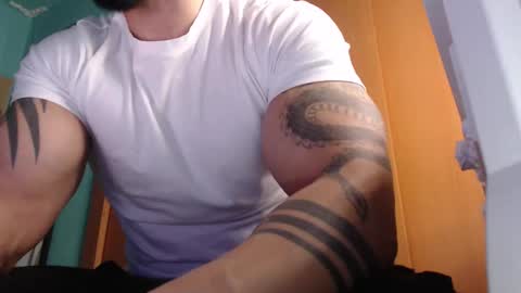 Snapshot of bigstallone chatting on 28, 10, 2025 BigStallion online show from 28, 10, 2025