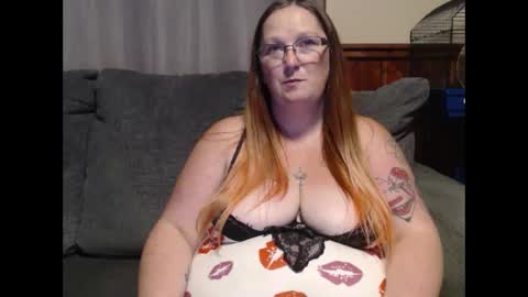Snapshot of bigtitsgirl9991 chatting on 30, 9, 2025 Kim online show from 30, 9, 2025