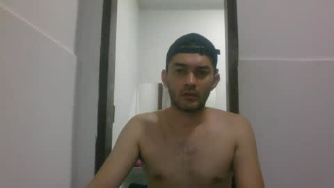 Snapshot of binhodm1 chatting on 5, 3, 2025 binhodm1 online show from 5, 3, 2025