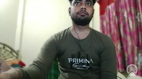 Snapshot of birbikrom104 chatting on 4, 11, 2025 birbikrom104 online show from 4, 11, 2025