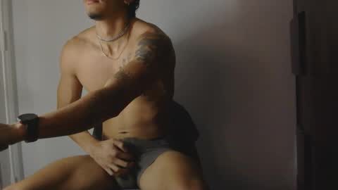 Snapshot of bitix00 chatting on 4, 12, 2025 bitix00 online show from 4, 12, 2025