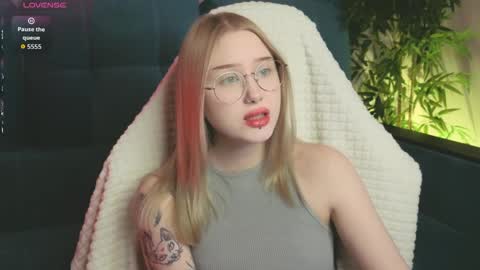 Julia online show from 10, 4, 2026