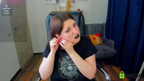 Snapshot of black_black_rose chatting on 16, 11, 2025 Rose online show from 16, 11, 2025