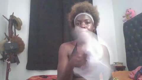 Snapshot of black_cinderella1 chatting on 27, 10, 2025 black_cinderella1 online show from 27, 10, 2025