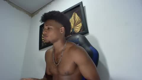 Snapshot of black_dicck chatting on 1, 2, 2025 tu morenito online show from 1, 2, 2025