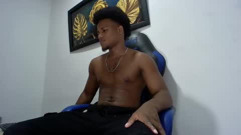 Snapshot of black_dicck chatting on 3, 2, 2025 tu morenito online show from 3, 2, 2025