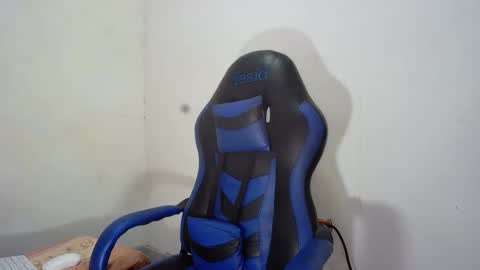 Snapshot of black_dicck chatting on 15, 9, 2025 tu morenito online show from 15, 9, 2025