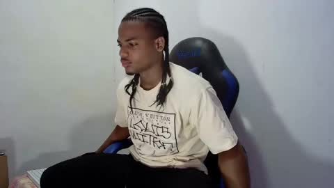 Snapshot of black_dicck chatting on 18, 9, 2025 tu morenito online show from 18, 9, 2025