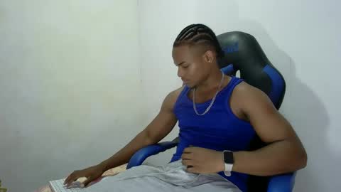 Snapshot of black_dicck chatting on 8, 10, 2025 tu morenito online show from 8, 10, 2025