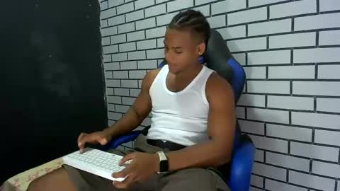 Snapshot of black_dicck chatting on 11, 11, 2025 tu morenito online show from 11, 11, 2025