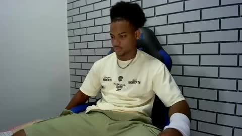 Snapshot of black_dicck chatting on 17, 11, 2025 tu morenito online show from 17, 11, 2025