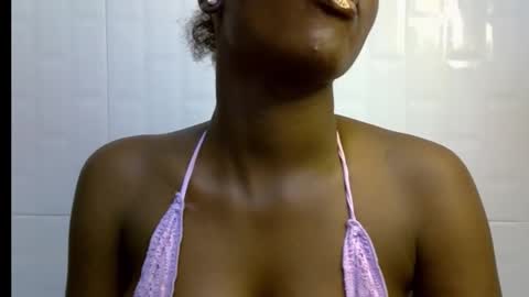 Snapshot of black_petitqueen12 chatting on 29, 11, 2025 BLACK online show from 29, 11, 2025