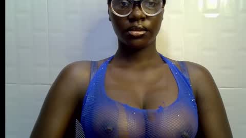 Snapshot of black_petitqueen12 chatting on 1, 12, 2025 BLACK online show from 1, 12, 2025