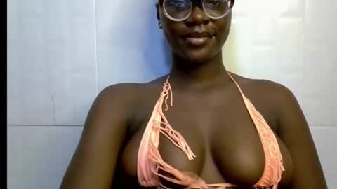 Snapshot of black_petitqueen12 chatting on 5, 12, 2025 BLACK online show from 5, 12, 2025