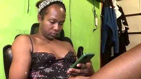 Snapshot of blackasiancockts chatting on 12, 10, 2025 Crystal online show from 12, 10, 2025