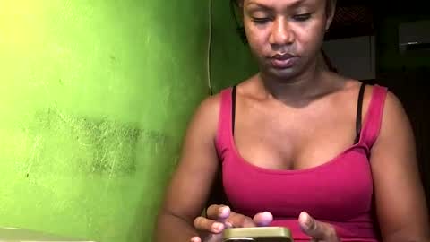 Snapshot of blackasiancockts chatting on 18, 11, 2025 Crystal online show from 18, 11, 2025