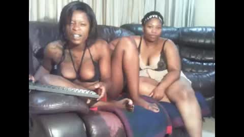 Snapshot of blackgoddess182 chatting on 21, 11, 2025 blackgoddess182 online show from 21, 11, 2025