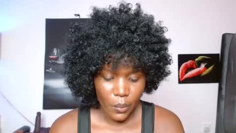 Snapshot of blackmellanin_ chatting on 30, 6, 2026 Smiley sylivia online show from 30, 6, 2026