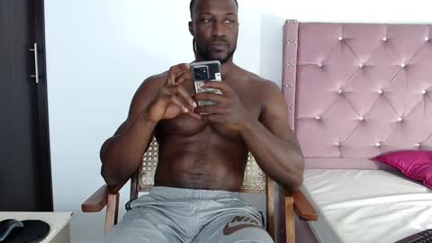 Snapshot of blacknikes chatting on 11, 1, 2025 Twtter 1MikeBeckford Onlyfns beckfordmike online show from 11, 1, 2025