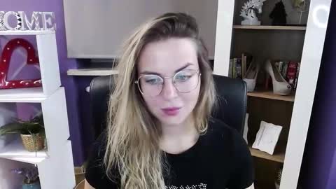 Snapshot of blackrosezoey chatting on 22, 10, 2025 Z O E Y online show from 22, 10, 2025