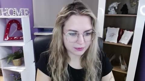 Snapshot of blackrosezoey chatting on 27, 10, 2025 Z O E Y online show from 27, 10, 2025