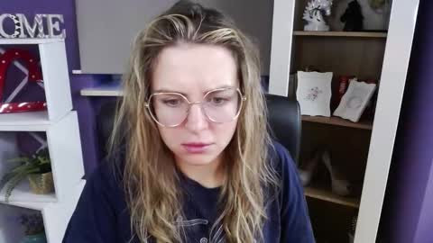 Snapshot of blackrosezoey chatting on 17, 11, 2025 Z O E Y online show from 17, 11, 2025