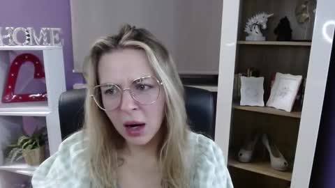 Snapshot of blackrosezoey chatting on 27, 11, 2025 Z O E Y online show from 27, 11, 2025